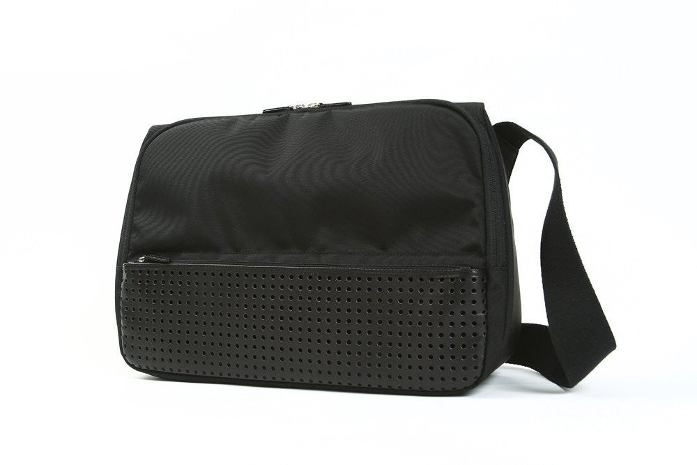 OUTDOOR PRODUCTS/Triangle Bag ブラック OUTDOOR PRODUCTS/Triangle Bag｜Daytona Park(FREAK'S STORE